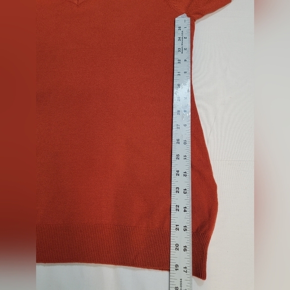 Love Ellie Mia Back Detail V-Neck Sweater Burnt Orange Women's Size Medium - Picture 8 of 11